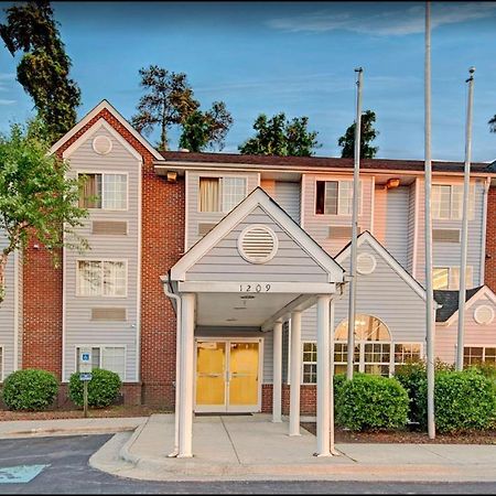 Travelers Inn And Suites Raleigh Kültér fotó