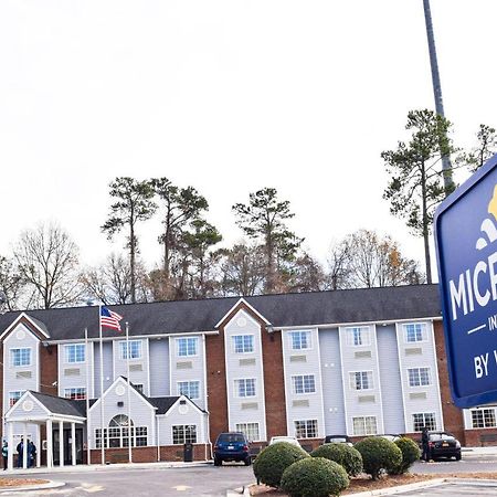 Travelers Inn And Suites Raleigh Kültér fotó