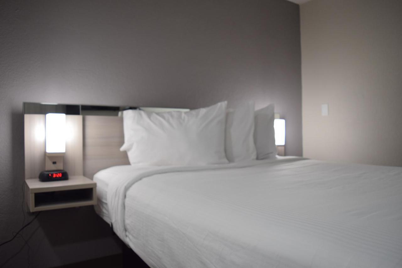 Travelers Inn And Suites Raleigh Kültér fotó